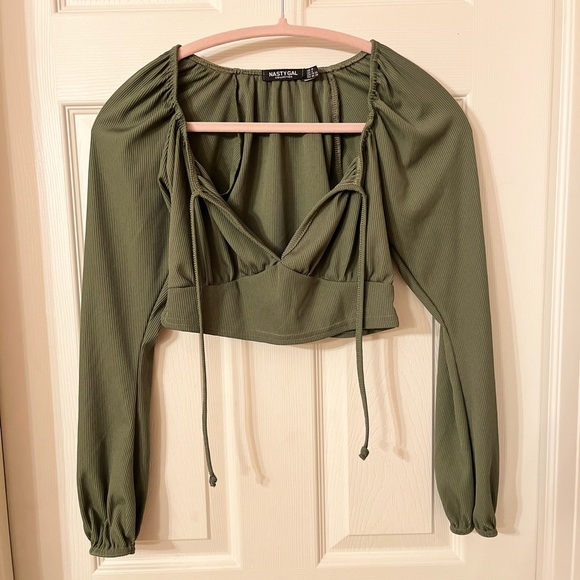 Women’s Like New Nasty Gal Long Sleeve Cropped Blouse - Picture 2 of 6